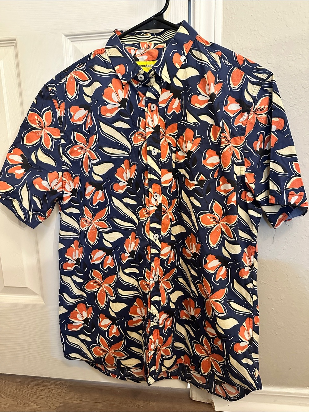 Descendant Of Thieves Hawaiian Shirt  By: Dres Ladre Hawaiian Button Up Floral L